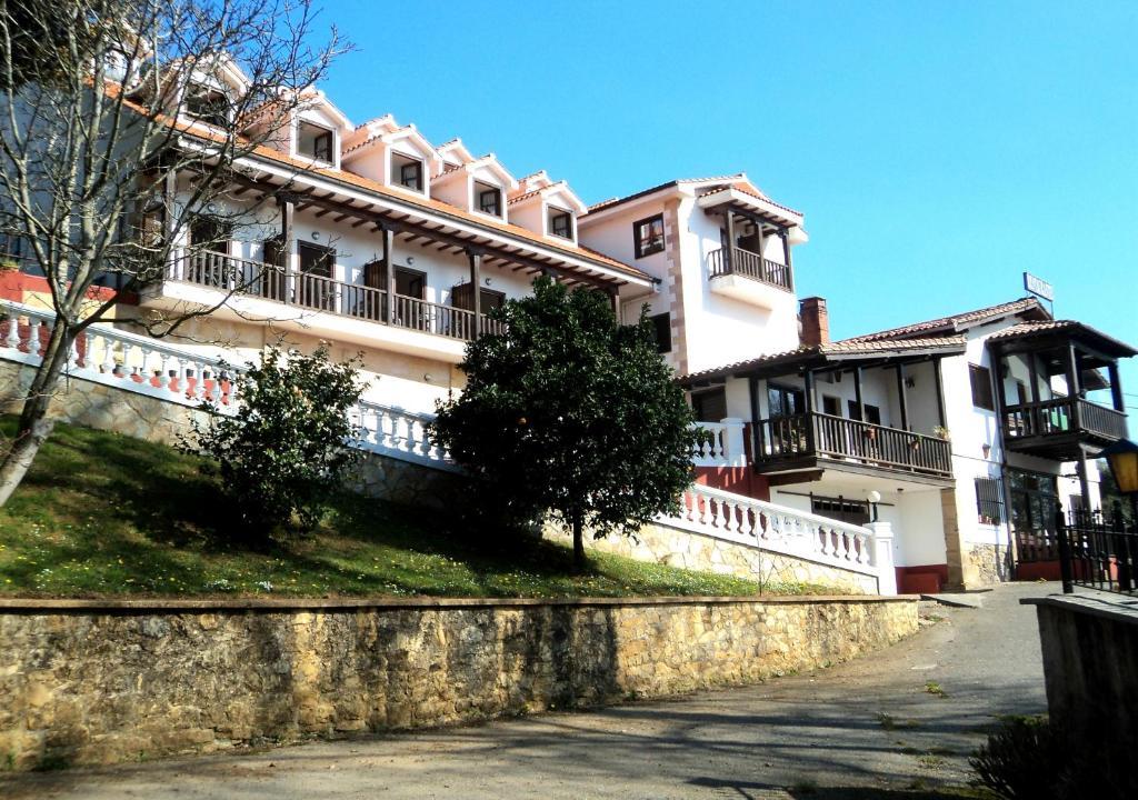 Hotel Solatorre Comillas Esterno foto